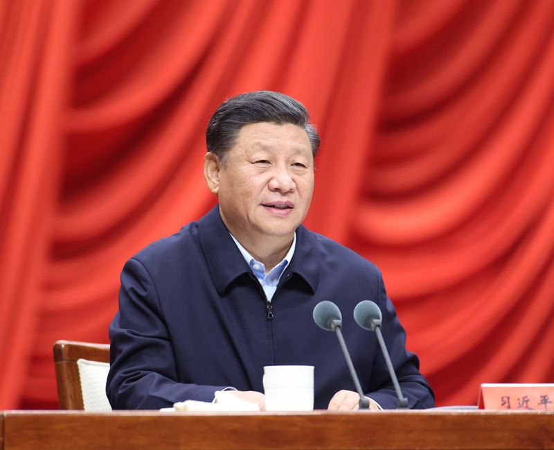 10月10日，2020年秋季學(xué)期中央黨校（國(guó)家行政學(xué)院）中青年干部培訓(xùn)班在中央黨校開班。中共中央總書記、國(guó)家主席、中央軍委主席習(xí)近平在開班式上發(fā)表重要講話。新華社記者 鞠鵬 攝