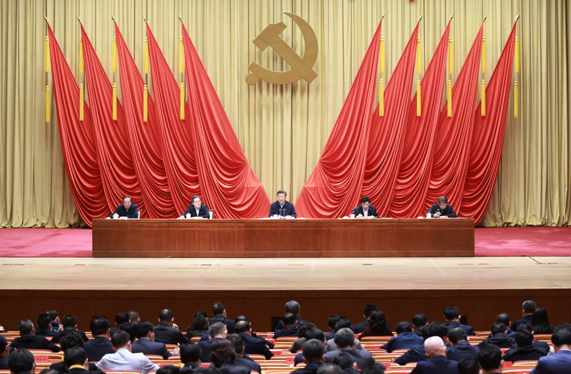 10月10日，2020年秋季學(xué)期中央黨校（國(guó)家行政學(xué)院）中青年干部培訓(xùn)班在中央黨校開班。中共中央總書記、國(guó)家主席、中央軍委主席習(xí)近平在開班式上發(fā)表重要講話。新華社記者 丁林 攝